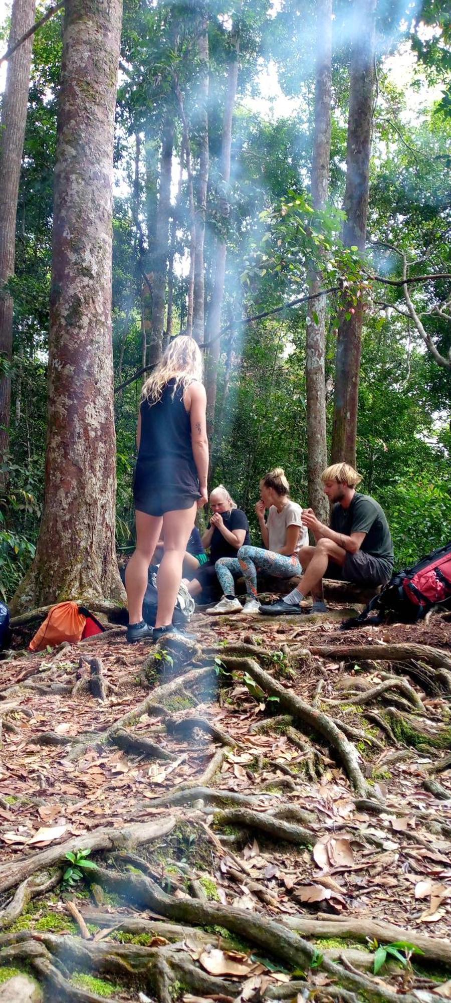 Asim Paris Guesthouse & Jungle Trekking Bukit Lawang Zewnętrze zdjęcie