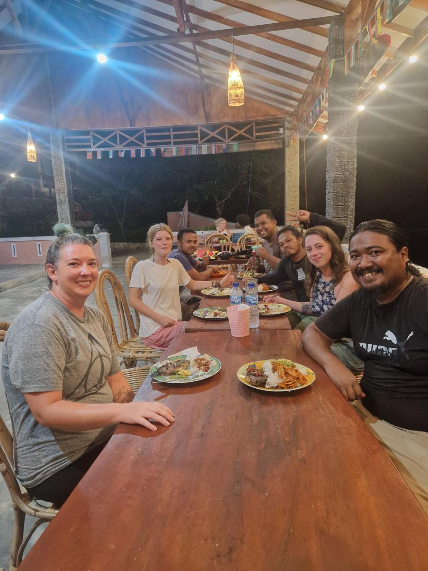 Asim Paris Guesthouse & Jungle Trekking Bukit Lawang Zewnętrze zdjęcie